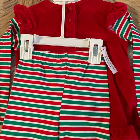 RED WHITE AND GREEN GIRL SET. - Picture 4 of 4